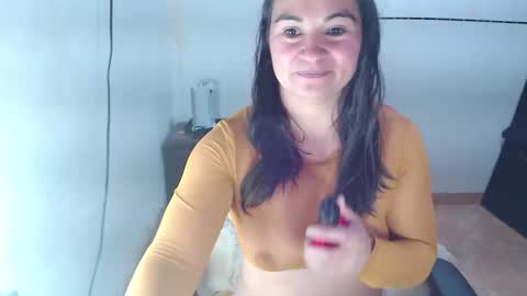 Snapshot of stefializon70 chatting on September 21, 10:11 pm StefiAlizon online show from September 21, 10:11 pm