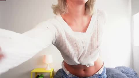 Stef online show from April 10, 6:01 pm