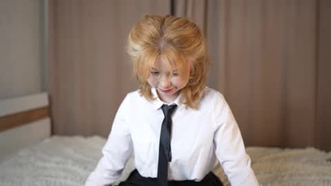 Stella online show from October 4, 1:14 am