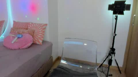 Yuli online show from April 14, 8:15 pm