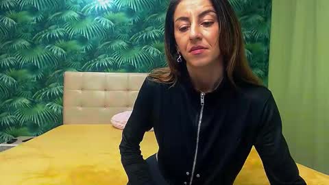 Stella John online show from December 5, 8:00 am