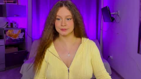 Snapshot of stella_pretty0 chatting on October 2, 12:23 pm Stella online show from October 2, 12:23 pm