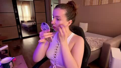Snapshot of stella_rass chatting on June 25, 6:07 am Stella online show from June 25, 6:07 am