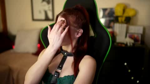 Stella online show from April 7, 4:29 pm