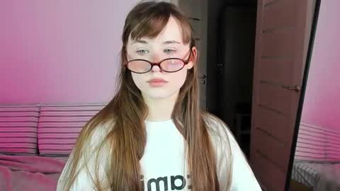 stella_sunny online show from September 16, 4:35 am