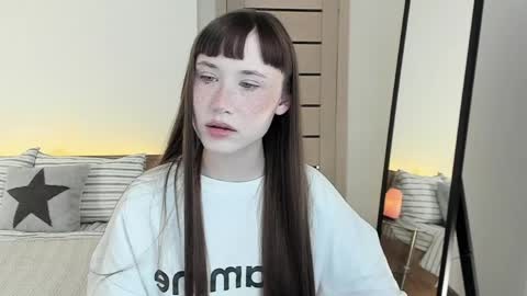 stella_sunny online show from April 8, 8:14 am