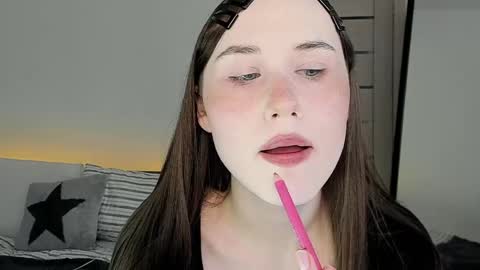 Snapshot of stella_sunny chatting on May 24, 4:34 pm stella_sunny online show from May 24, 4:34 pm