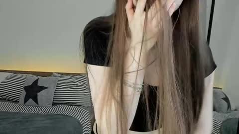 Snapshot of stella_sunny chatting on June 2, 10:45 pm stella_sunny online show from June 2, 10:45 pm