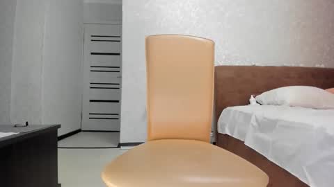 stella_walters online show from October 10, 9:36 pm