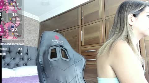 Snapshot of stella_xue chatting on January 3, 2:10 am Estella online show from January 3, 2:10 am