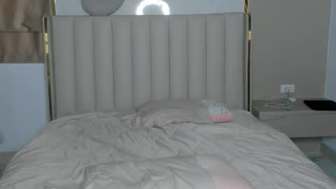 stella online show from February 14, 12:18 am