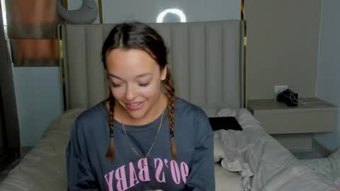 stella online show from April 9, 6:19 am