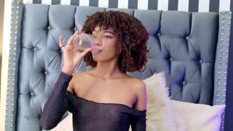 S T E L L A online show from November 19, 10:43 pm