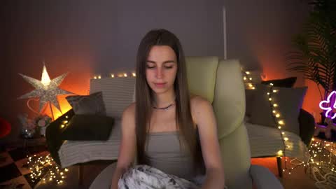 stellahoneywell online show from June 8, 1:11 pm