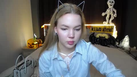 Snapshot of stellalights chatting on October 20, 12:05 pm stellalights online show from October 20, 12:05 pm