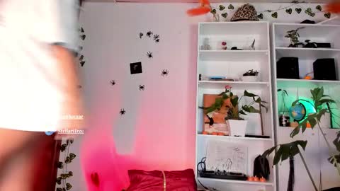 stellart_ online show from November 4, 2:54 am