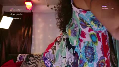 stellart_ online show from April 14, 11:33 pm