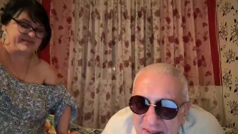 Snapshot of stellarteam chatting on December 19, 11:46 pm StellarTeam online show from December 19, 11:46 pm