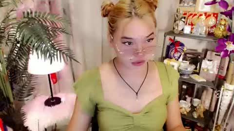 Stella sweet online show from April 13, 1:00 am