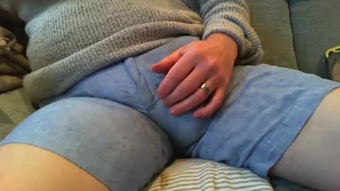 Snapshot of stemee chatting on December 7, 1:51 pm marriedsecretcrotchwatcher online show from December 7, 1:51 pm