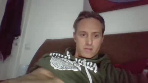 Snapshot of sten015 chatting on December 5, 3:06 pm sten015 online show from December 5, 3:06 pm