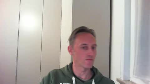 Snapshot of sten015 chatting on December 23, 4:39 pm sten015 online show from December 23, 4:39 pm