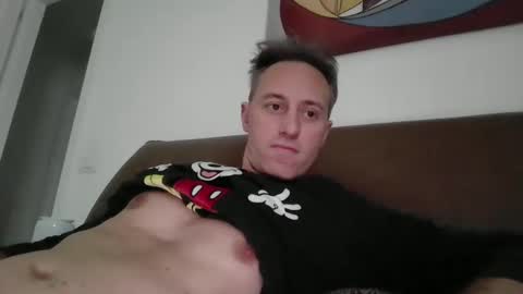 Snapshot of sten015 chatting on December 31, 6:59 am sten015 online show from December 31, 6:59 am