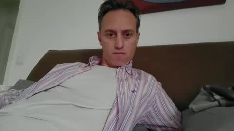 Snapshot of sten015 chatting on January 7, 11:58 am sten015 online show from January 7, 11:58 am