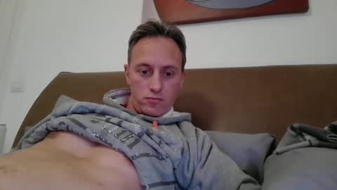 Snapshot of sten015 chatting on January 7, 3:02 pm sten015 online show from January 7, 3:02 pm