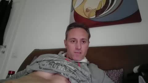 Snapshot of sten015 chatting on January 15, 1:52 pm sten015 online show from January 15, 1:52 pm