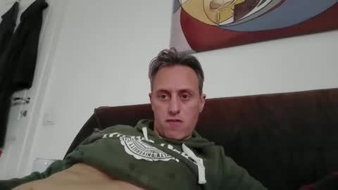 Snapshot of sten015 chatting on February 26, 1:52 pm sten015 online show from February 26, 1:52 pm