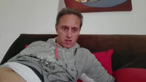 Snapshot of sten015 chatting on October 7, 12:35 pm sten015 online show from October 7, 12:35 pm