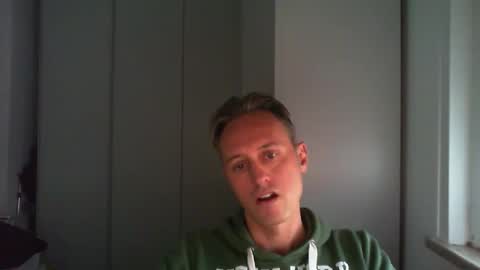 Snapshot of sten015 chatting on October 27, 3:27 pm sten015 online show from October 27, 3:27 pm