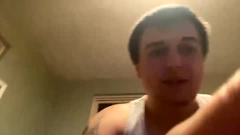 Snapshot of stepbro18 chatting on December 21, 12:09 am Honestly Im a slut I have a high sex drive and I love talking to people off this platform online show from December 21, 12:09 am