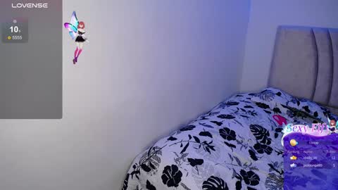 Snapshot of stepha_sweet chatting on December 1, 7:47 pm Emma online show from December 1, 7:47 pm
