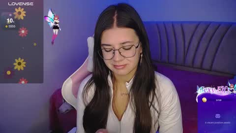 Snapshot of stepha_sweet chatting on December 3, 4:36 am Emma online show from December 3, 4:36 am