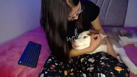Snapshot of stepha_sweet chatting on December 6, 2:57 am Emma online show from December 6, 2:57 am