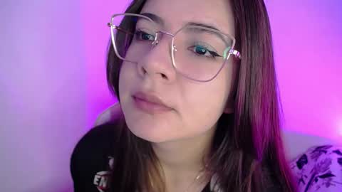 Snapshot of stepha_sweet chatting on September 9, 9:03 pm Emma online show from September 9, 9:03 pm