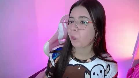 Snapshot of stepha_sweet chatting on September 17, 5:20 am Emma online show from September 17, 5:20 am