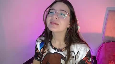 Snapshot of stepha_sweet chatting on September 17, 11:39 pm Emma online show from September 17, 11:39 pm