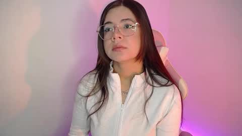Snapshot of stepha_sweet chatting on September 20, 12:00 am Emma online show from September 20, 12:00 am