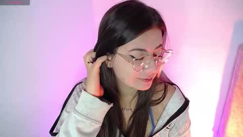 Snapshot of stepha_sweet chatting on September 26, 7:01 am Emma online show from September 26, 7:01 am