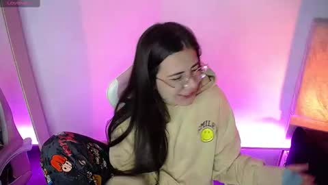 Snapshot of stepha_sweet chatting on October 7, 1:03 am Emma online show from October 7, 1:03 am