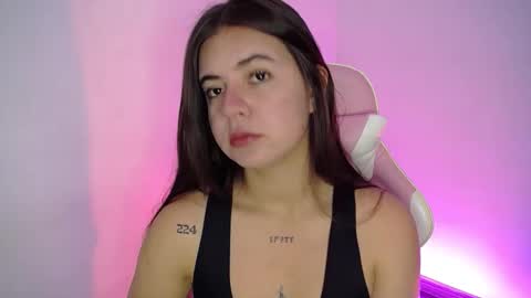 Snapshot of stepha_sweet chatting on October 24, 5:37 am Emma online show from October 24, 5:37 am