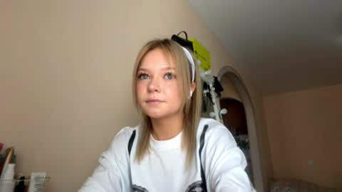 Snapshot of stephanelangmyer chatting on March 30, 11:11 am k-k-k-Kate online show from March 30, 11:11 am