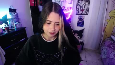 Snapshot of stephani_rousso chatting on October 9, 12:41 am joha cosmo online show from October 9, 12:41 am