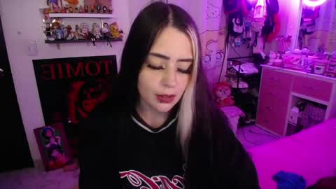 Snapshot of stephani_rousso chatting on June 9, 11:16 pm joha cosmo online show from June 9, 11:16 pm