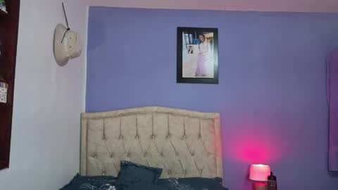 Stephania online show from April 8, 4:18 pm