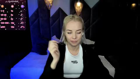 Snapshot of stephanie_sea chatting on February 10, 4:58 pm Stephanie Sea online show from February 10, 4:58 pm