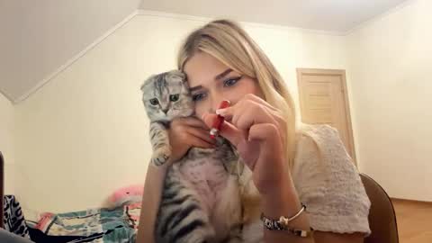 Snapshot of stephaniemalveaux chatting on February 28, 1:56 pm Steph online show from February 28, 1:56 pm